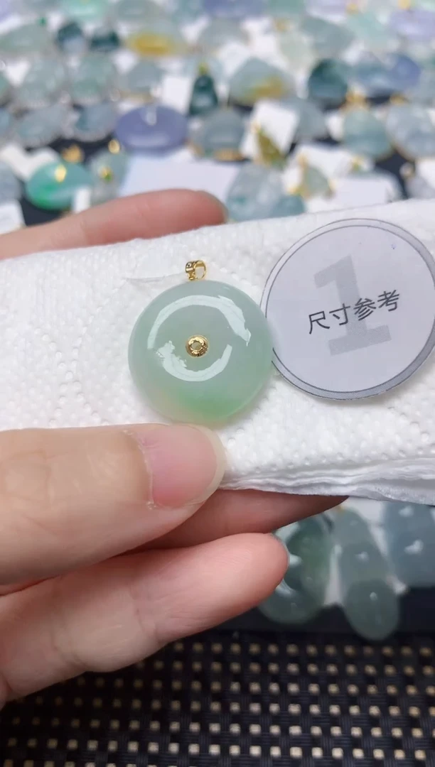 颈饰18K金镶嵌翡翠天然缅甸A货翡翠