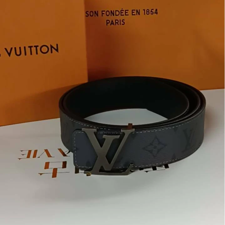 未使用 LouisVuitton/路易威登 黑武士腰带