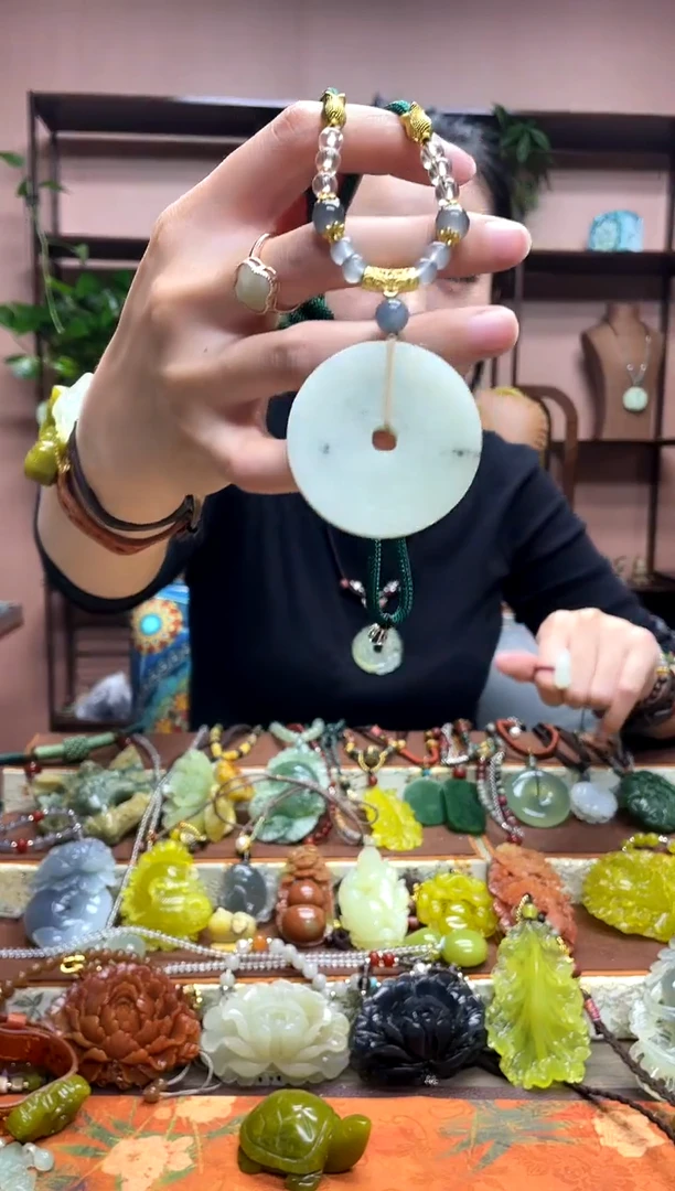 未镶嵌岫玉吊坠·