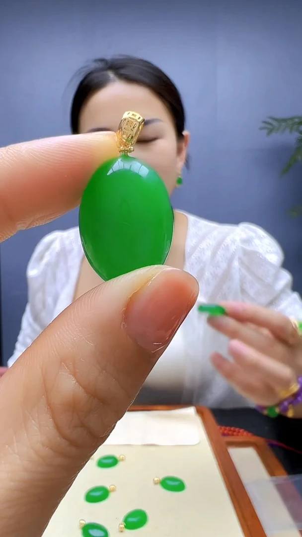 静柏甄选diy严选冰阳绿小蛋面吊坠