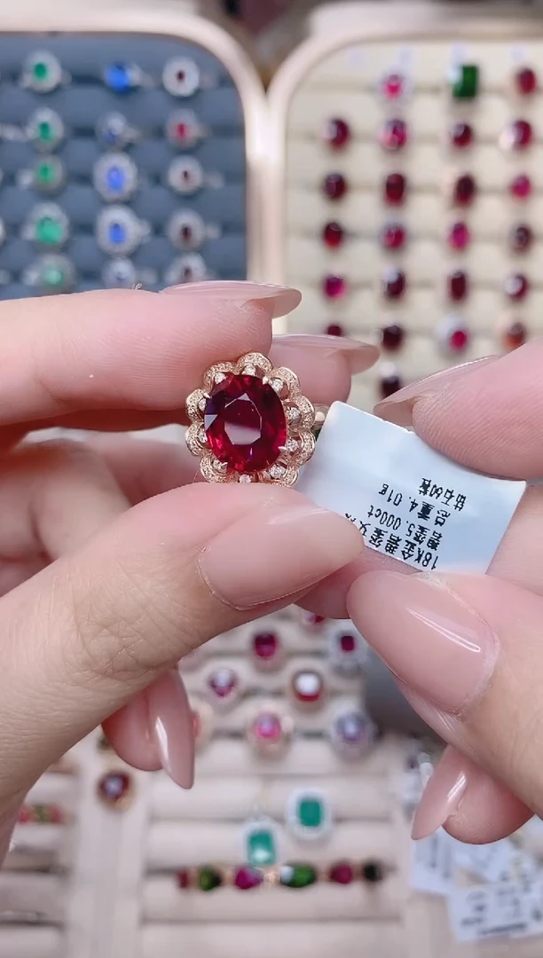 18K金镶嵌碧玺戒指碧玺5CT