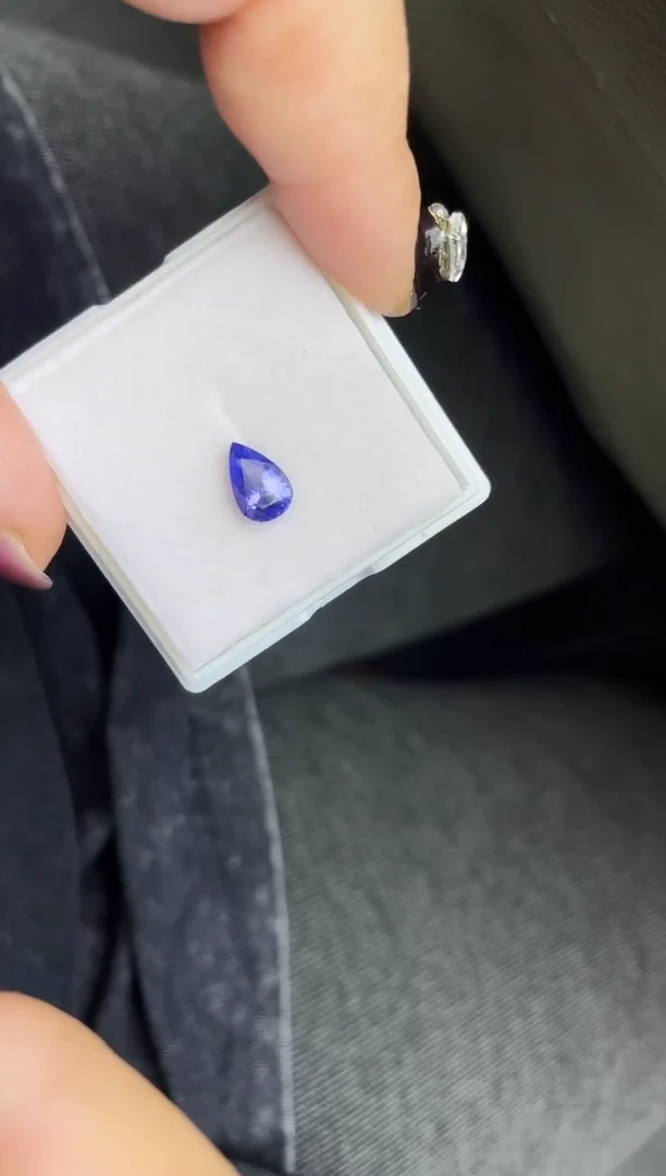 未镶嵌裸石坦桑石1.296ct