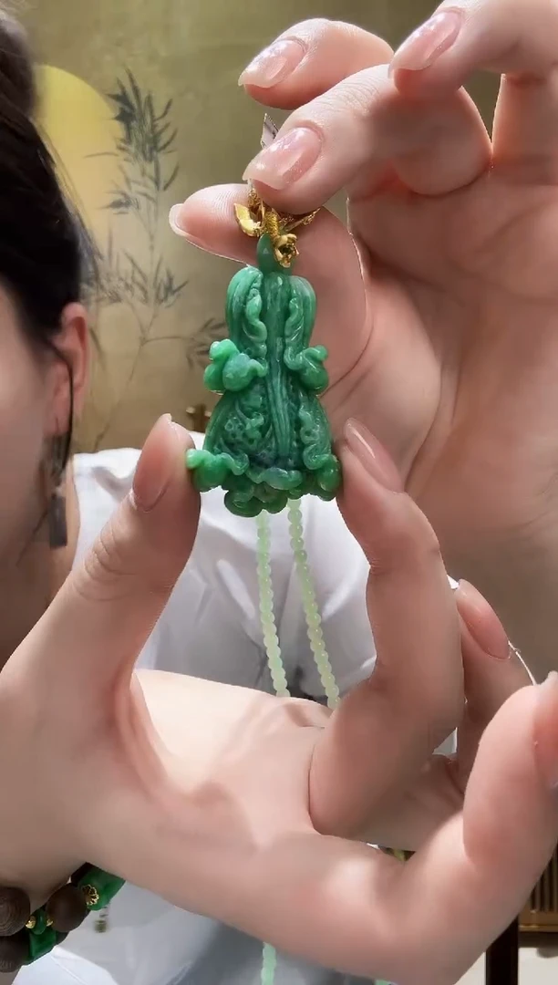 颈饰未镶嵌翡翠吊坠