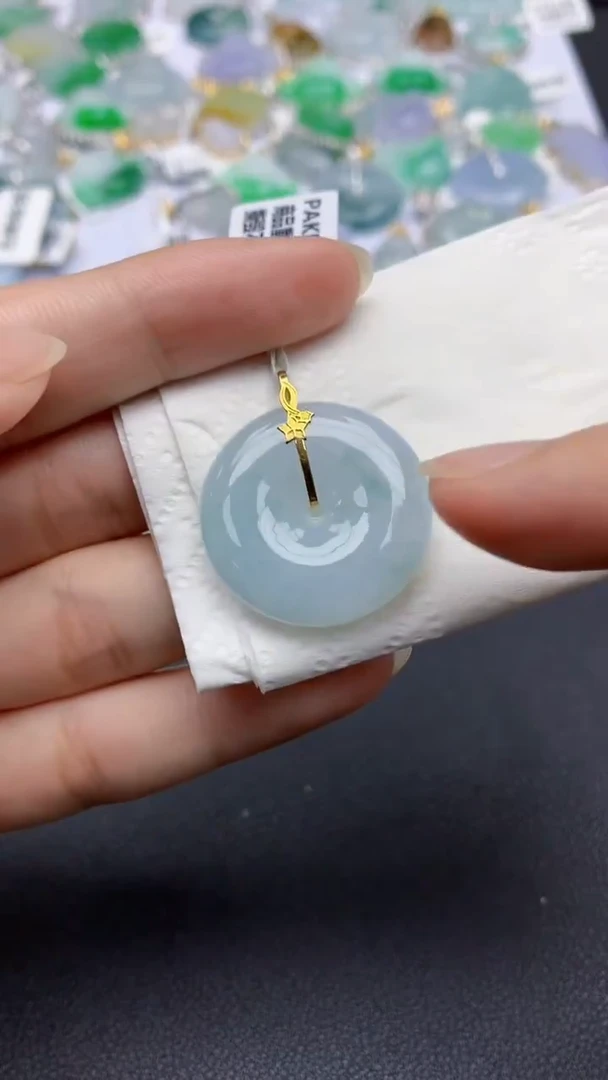 翡翠18K金镶嵌颈饰天然缅甸a货翡翠