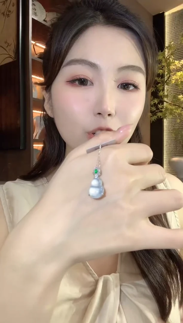 吊坠(不含链)18K金镶嵌翡翠D90翡翠