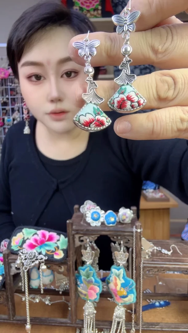 【闪购商品】刺绣纯手工苗绣非遗耳环