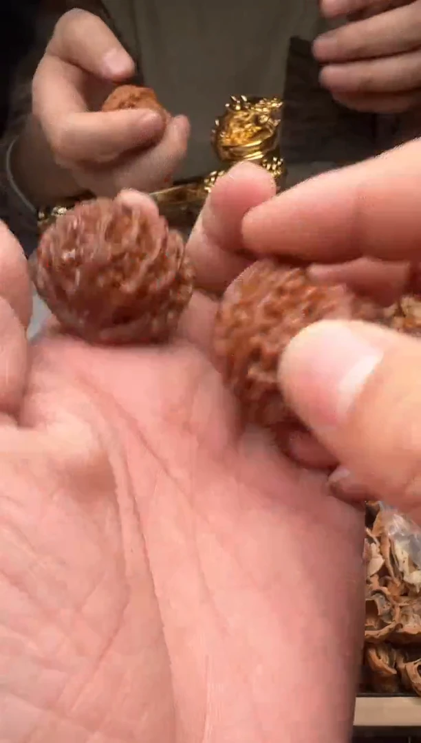 【闪购商品】桃核把件38左右尺寸打好底宫灯随机发一对