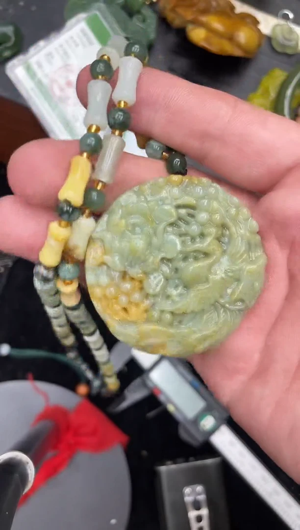 未镶嵌岫玉吊坠·