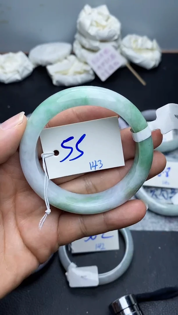 未镶嵌手镯翡翠143