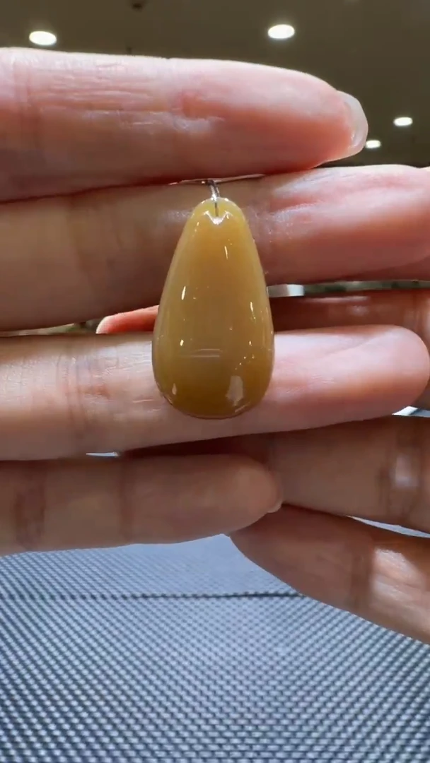 颈饰未镶嵌和田玉挂件