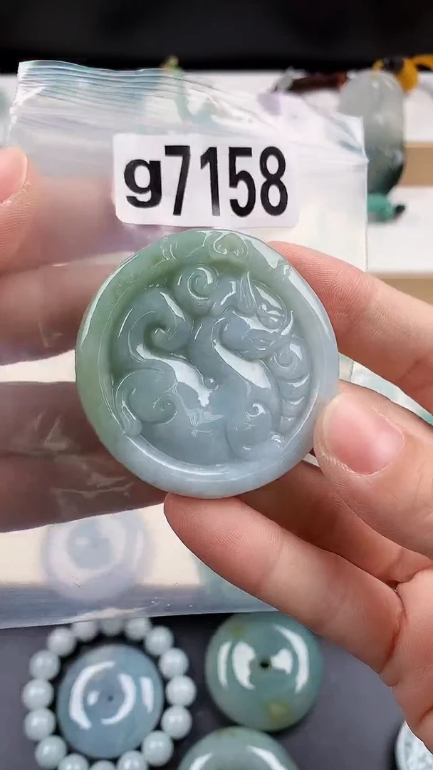 颈饰未镶嵌翡翠天然翡翠吊坠挂件