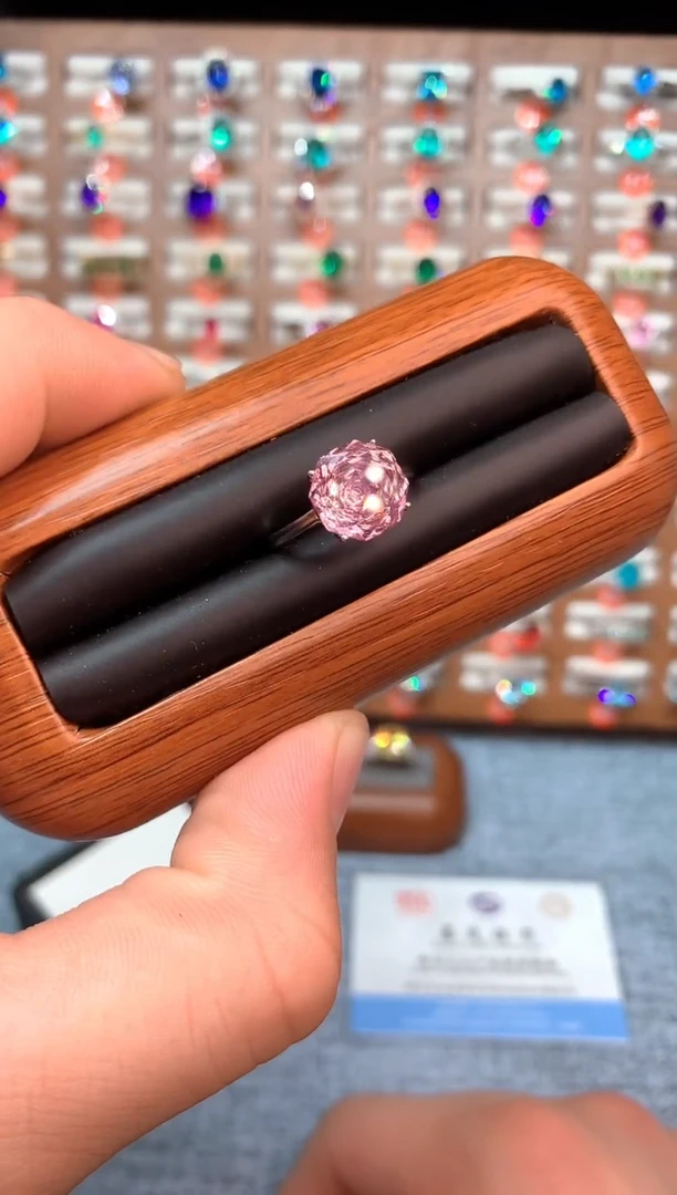 银S925镶嵌戒指托帕石......