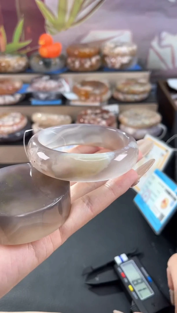 未镶嵌手镯石英质玉58