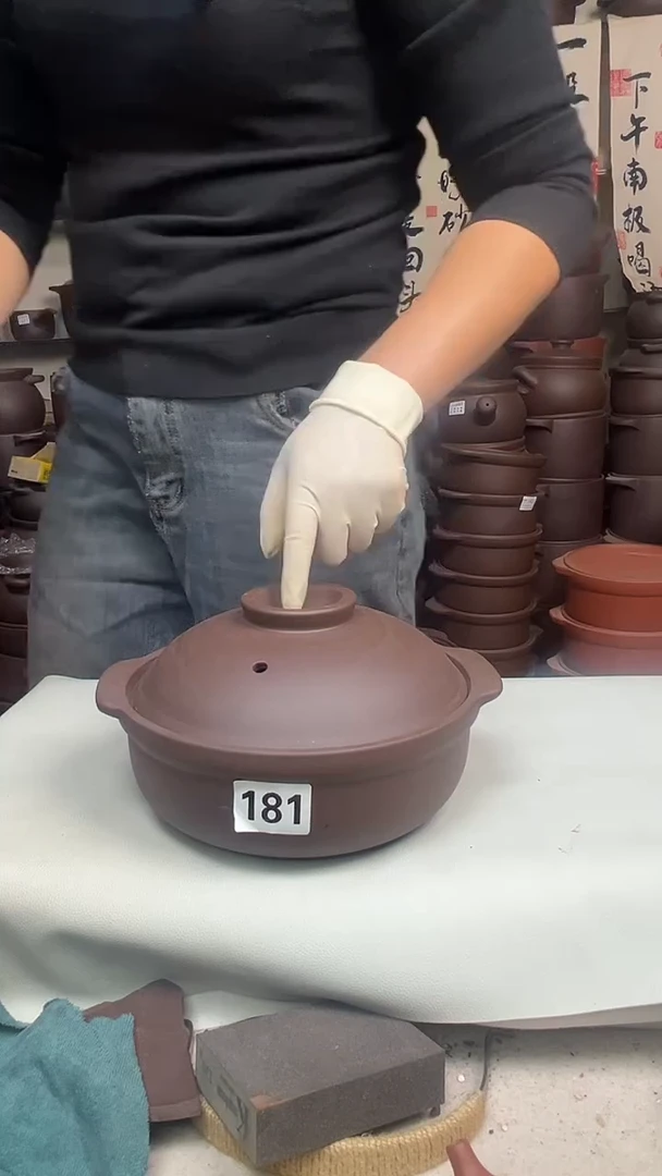 宜兴紫砂微瑕1.8升煲仔锅，181