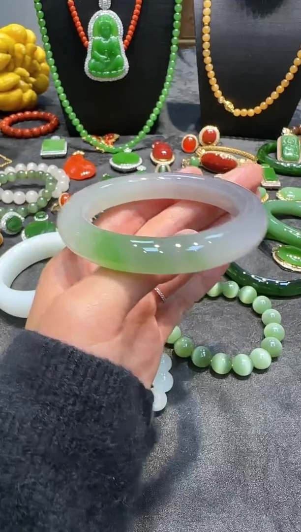 未镶嵌手镯和田玉56.6