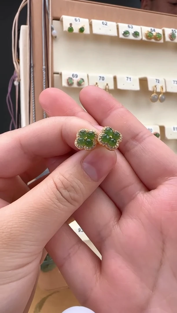 【闪购商品】和田玉（碧玉）耳饰银S925镀金镶嵌四叶草耳钉