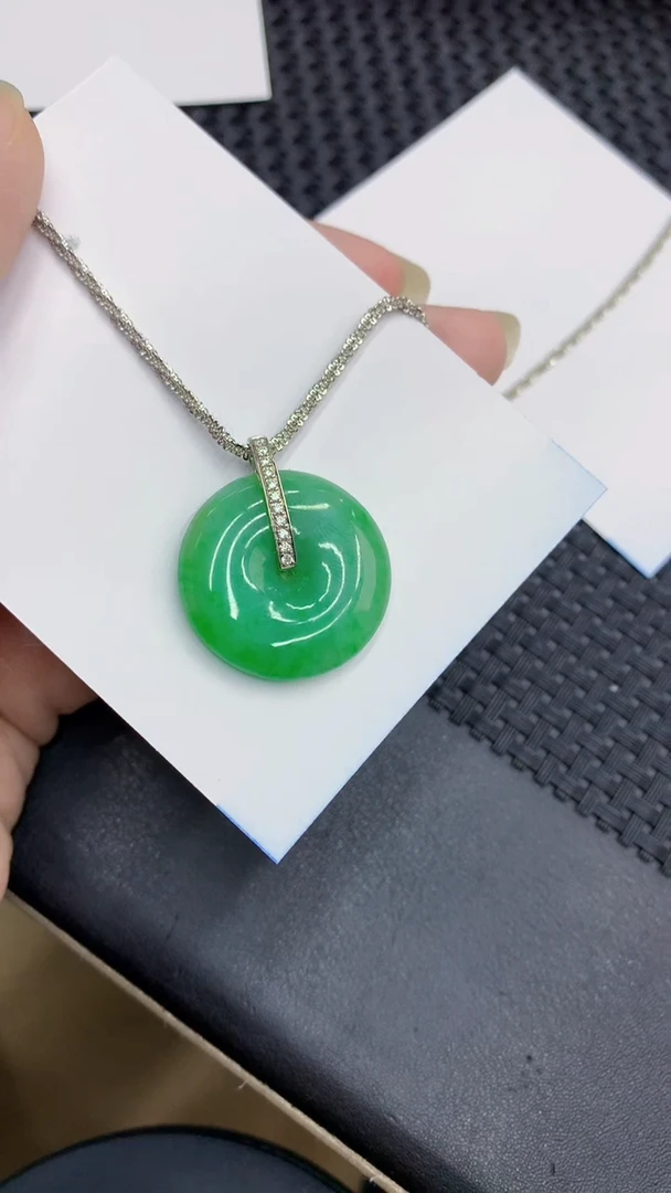 【闪购商品】翡翠颈饰18K金镶嵌            8