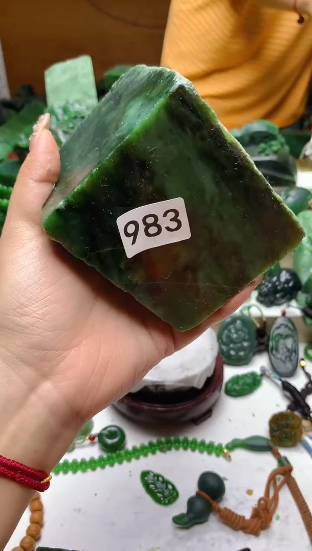 未镶嵌和田玉（碧玉）珠宝半成品1