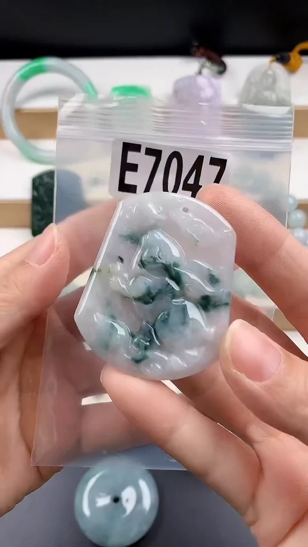 颈饰未镶嵌翡翠天然翡翠吊坠挂件