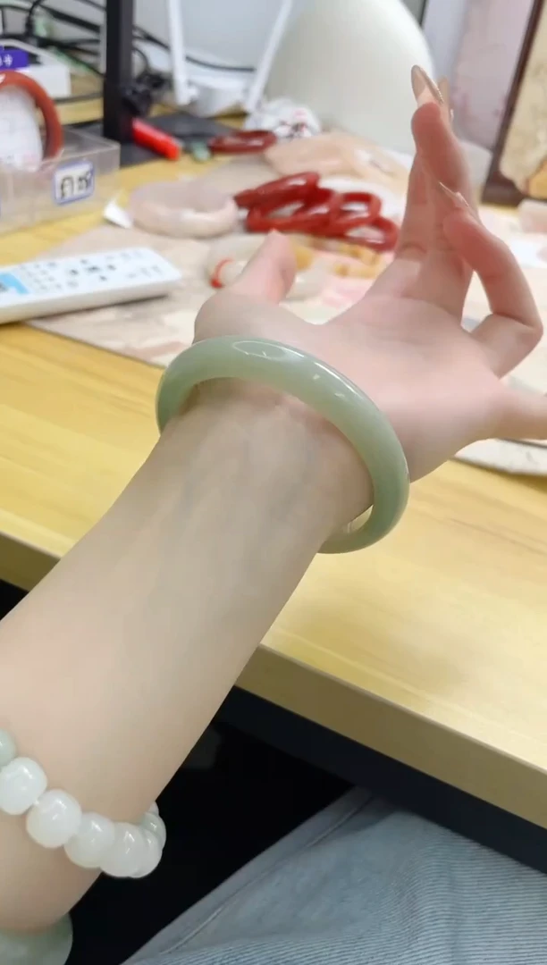 石英质玉手镯未镶嵌91/56.6