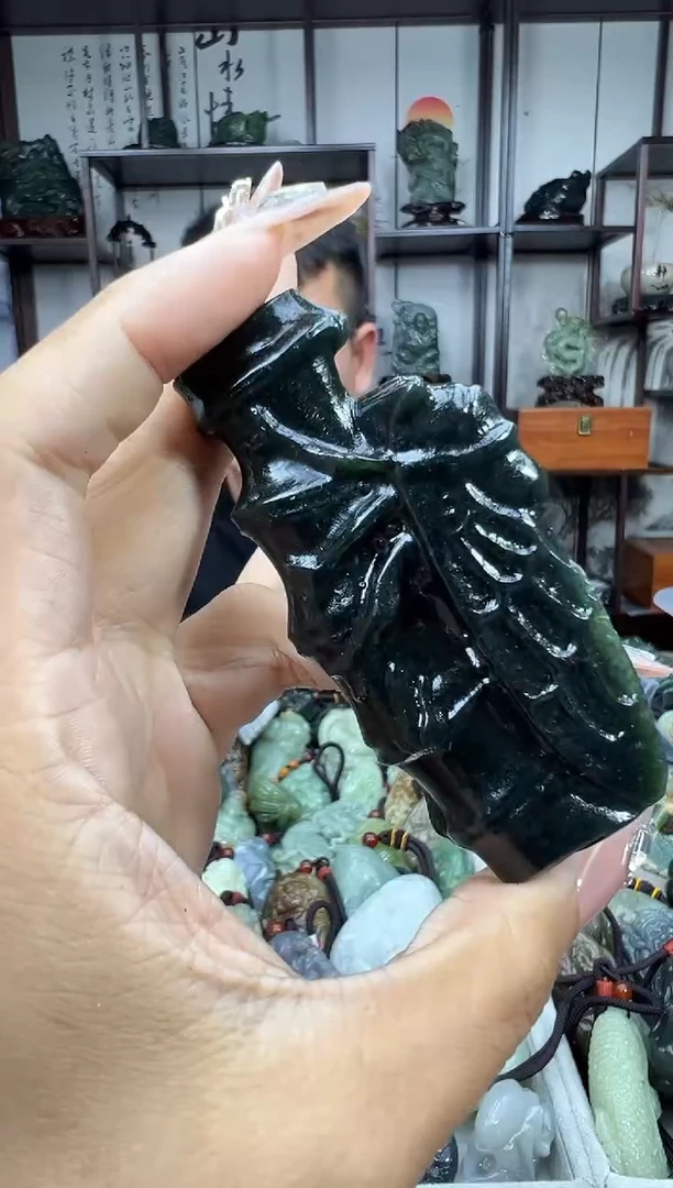 未镶嵌和田玉摆件1