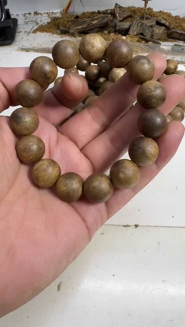 手串沉香乌身1.5规格单圈15克