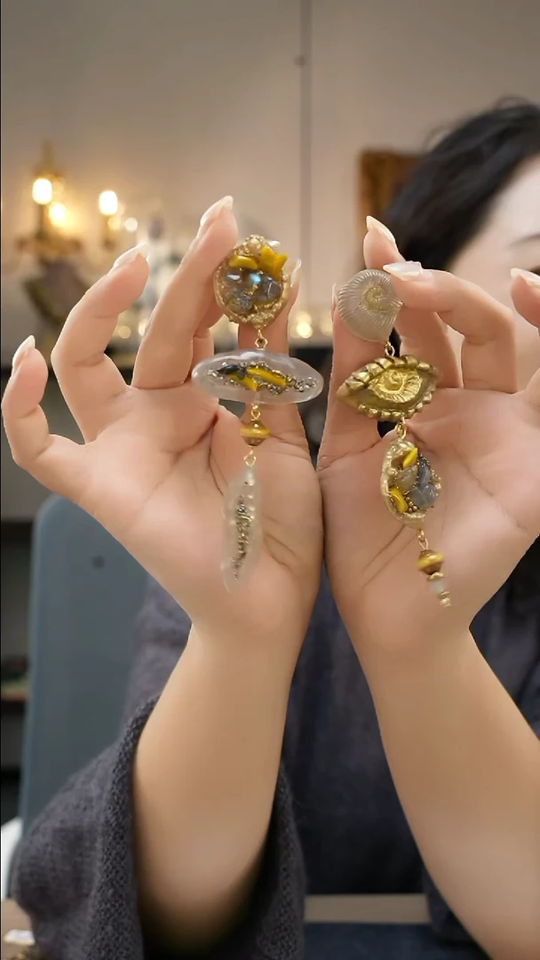 铜合金无喜*溜金色眼睛长扫肩耳环