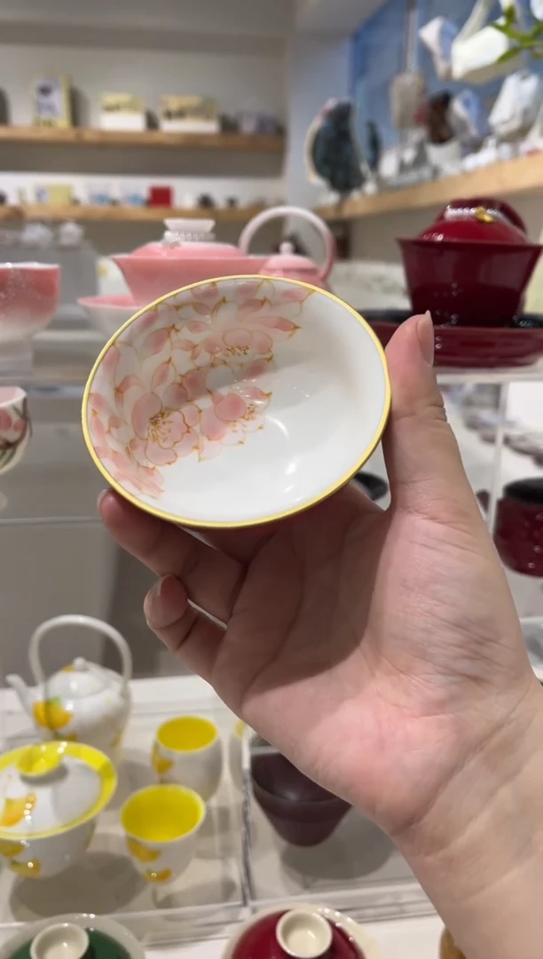 【闪购商品】胭脂红—手绘莲瓣—普洱主人杯