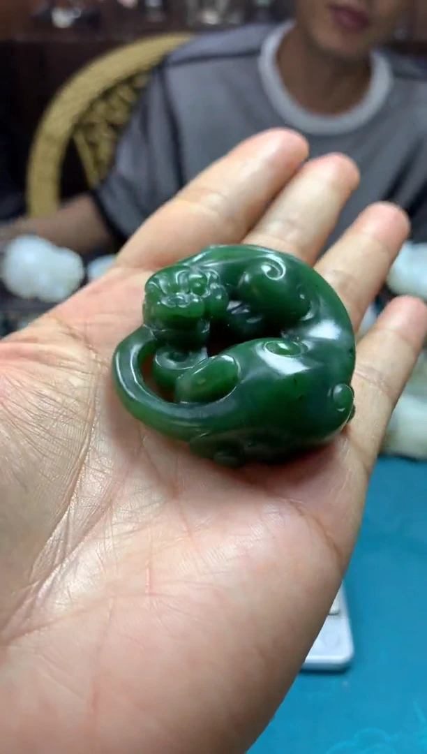 和田玉未镶嵌颈饰1