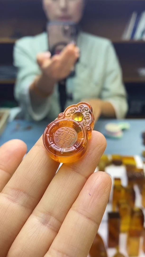 琥珀颈饰未镶嵌SN81-3（紫薇讳）