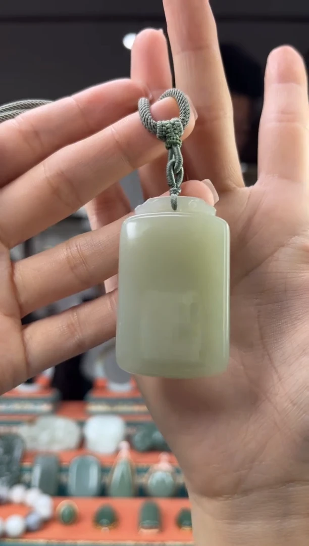 和田玉未镶嵌颈饰佩佩