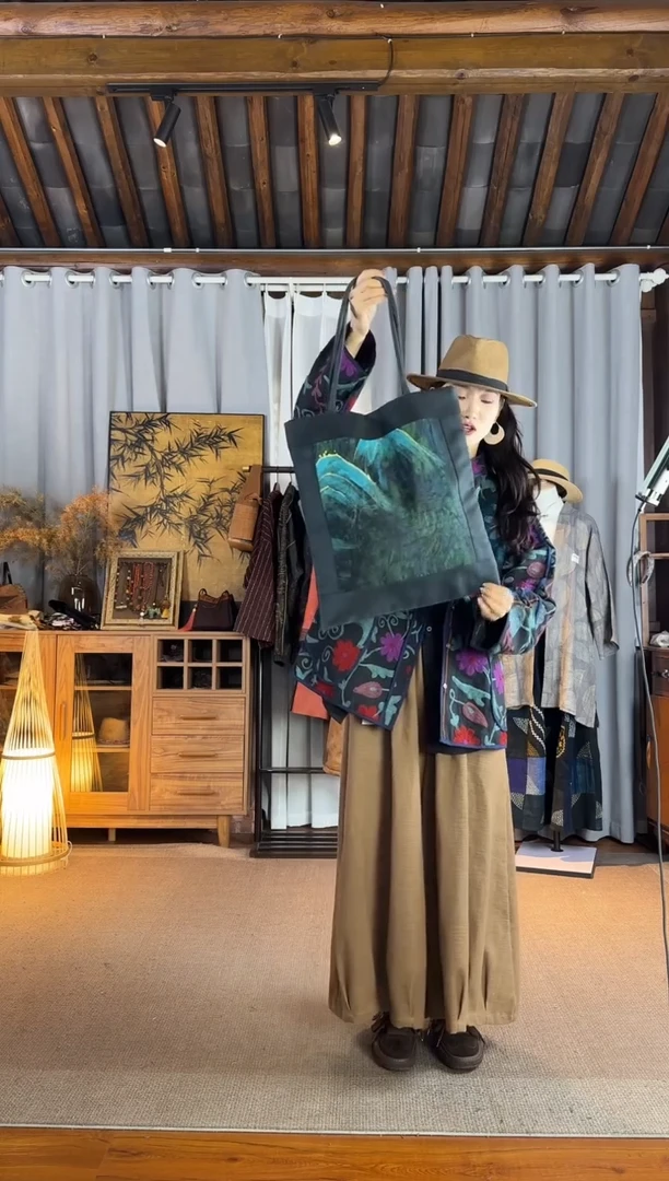 福**身设计师款黑色香云纱彩绘包包