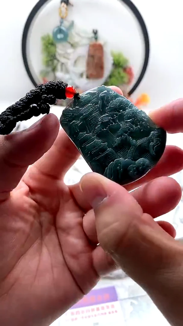 颈饰未镶嵌翡翠山水牌