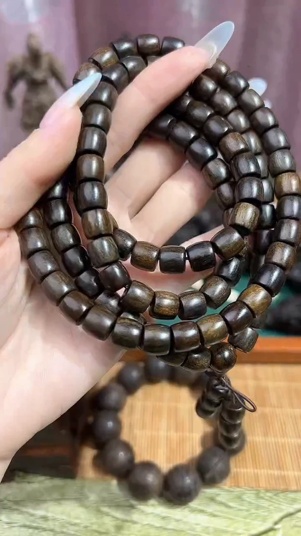 【闪购商品】贡木新品0.8x0.9cm108颗绿奇楠手串