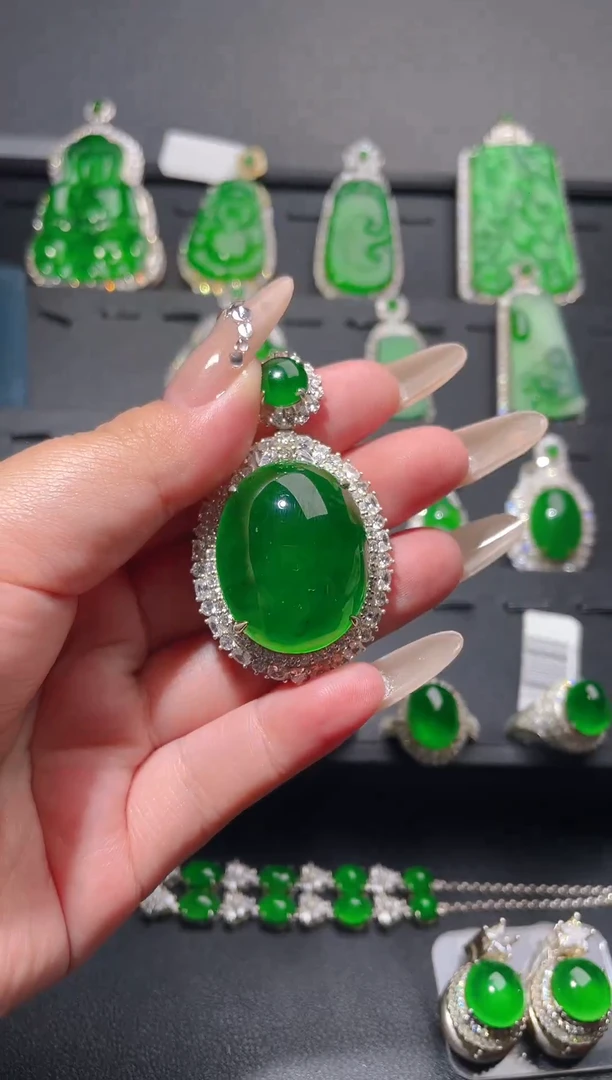 【闪购商品】翡翠颈饰银S925镶嵌天然A货翡翠