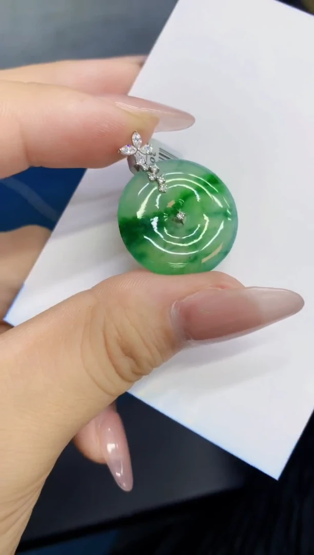 翡翠18K金镶嵌吊坠(不含链)1