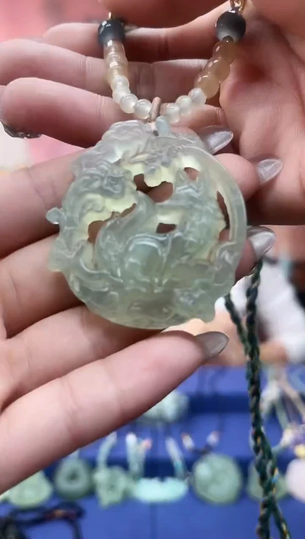 未镶嵌岫玉吊坠·