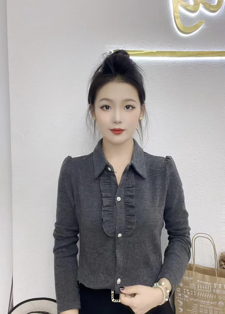 2025春节女装新款显瘦减龄设计感长袖上衣时尚洋气纯色衬衣打底衫