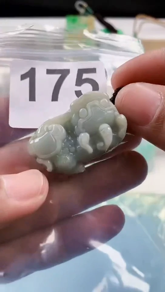 【闪购商品】翡翠挂件未镶嵌天然翡翠吊坠挂件