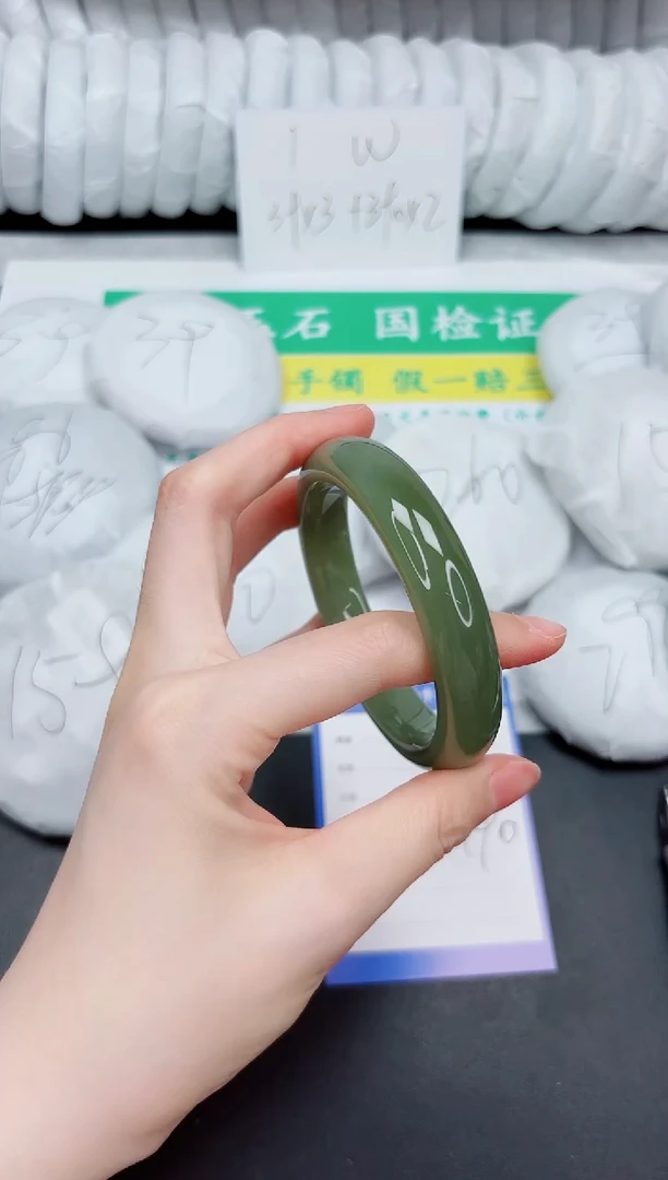 和田玉手镯未镶嵌67-60.5QS4C