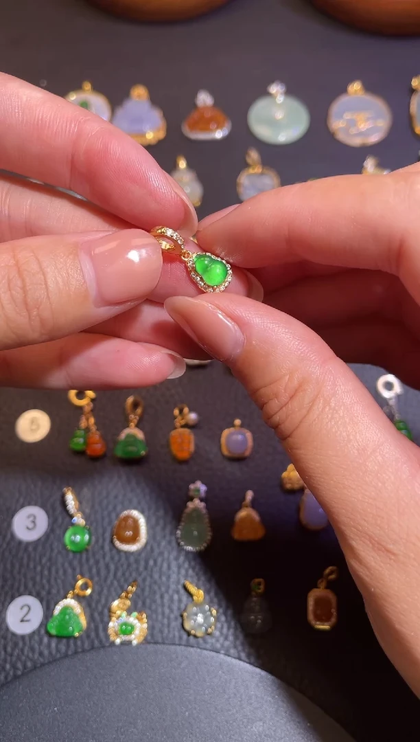 颈饰银S925镶嵌翡翠a货翡翠