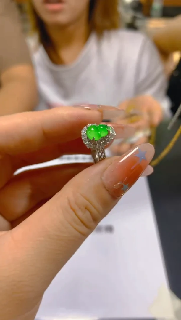 翡翠戒指未镶嵌多样性发一