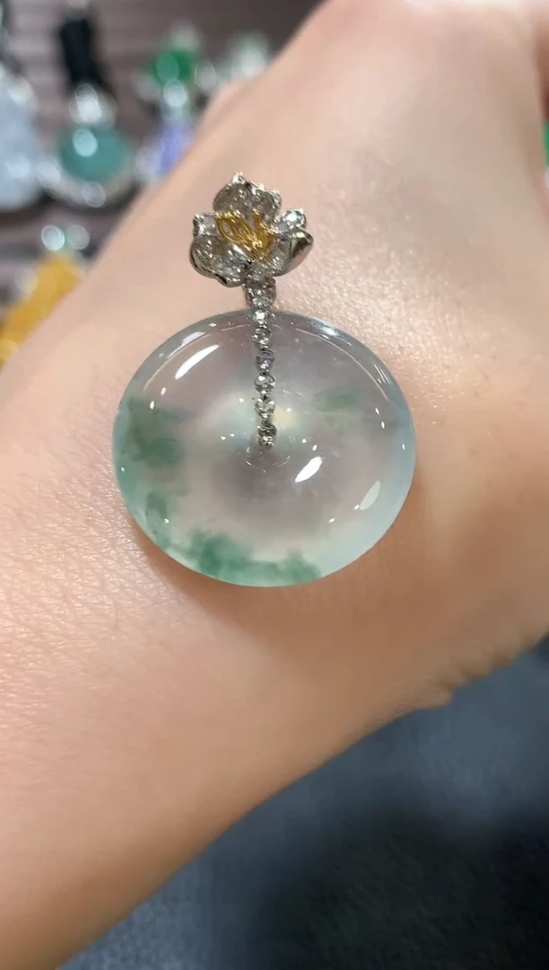 吊坠(不含链)18K金镶嵌翡翠b81