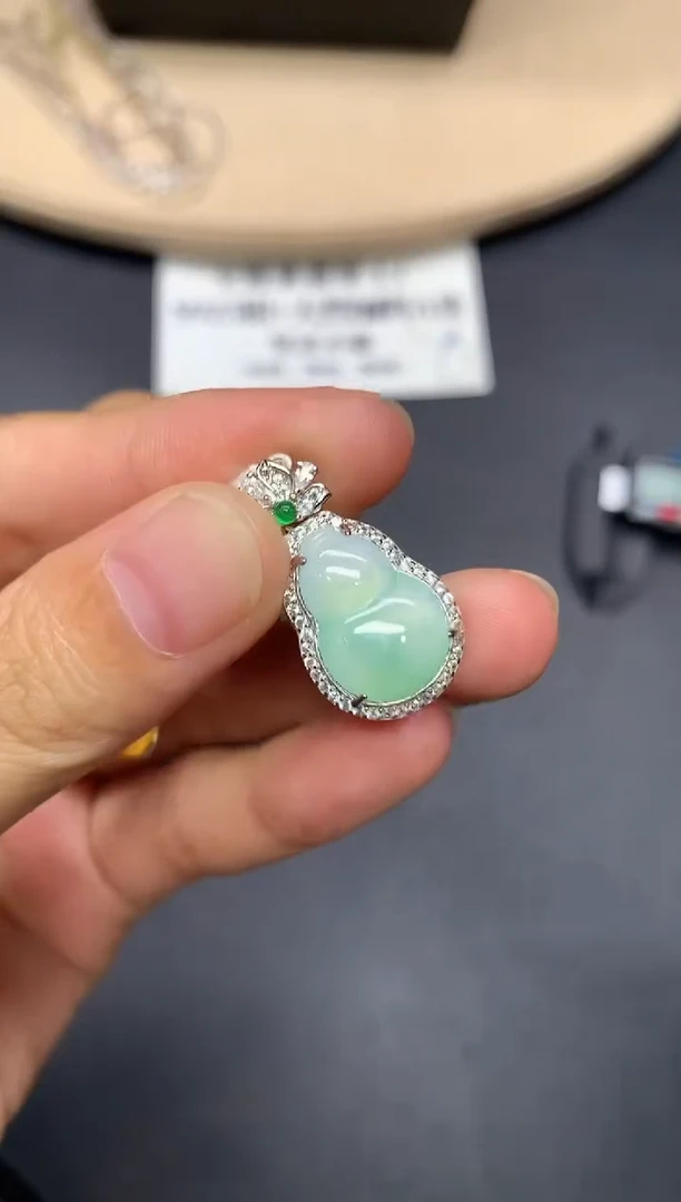 翡翠银S925镶嵌吊坠(不含链)葫芦【多样性发其一】