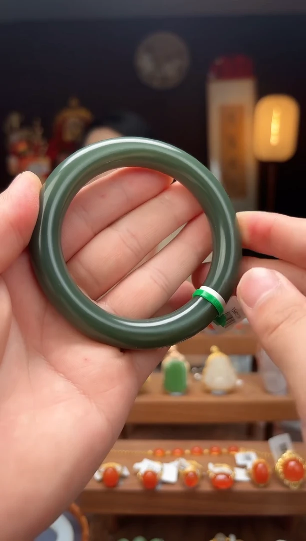 【闪购商品】和田玉AA45沙枣青手镯未镶嵌-