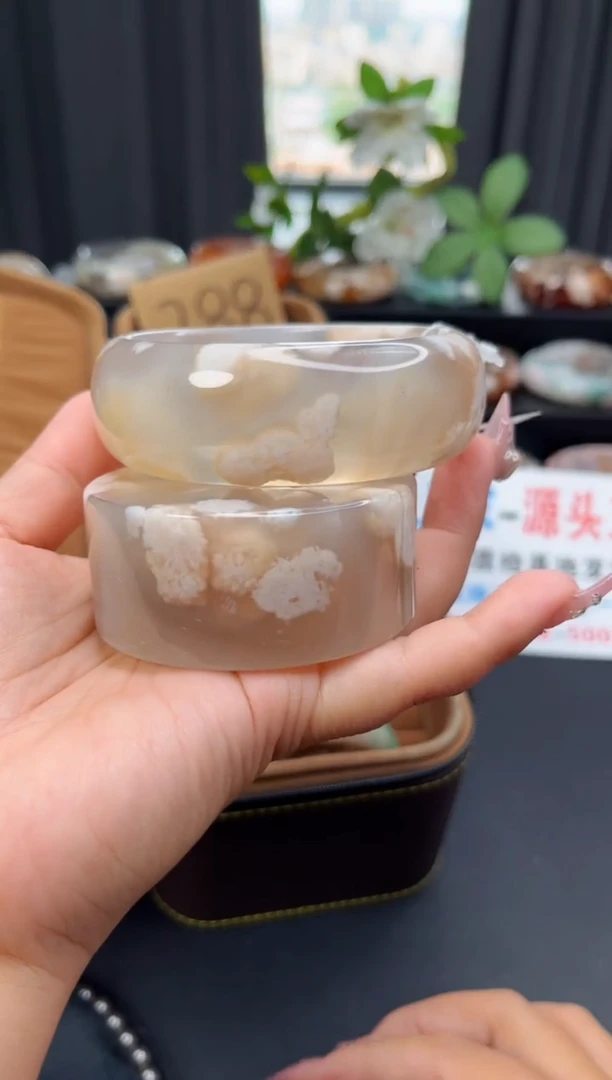 石英质玉手镯未镶嵌赠送镯心（圈口65