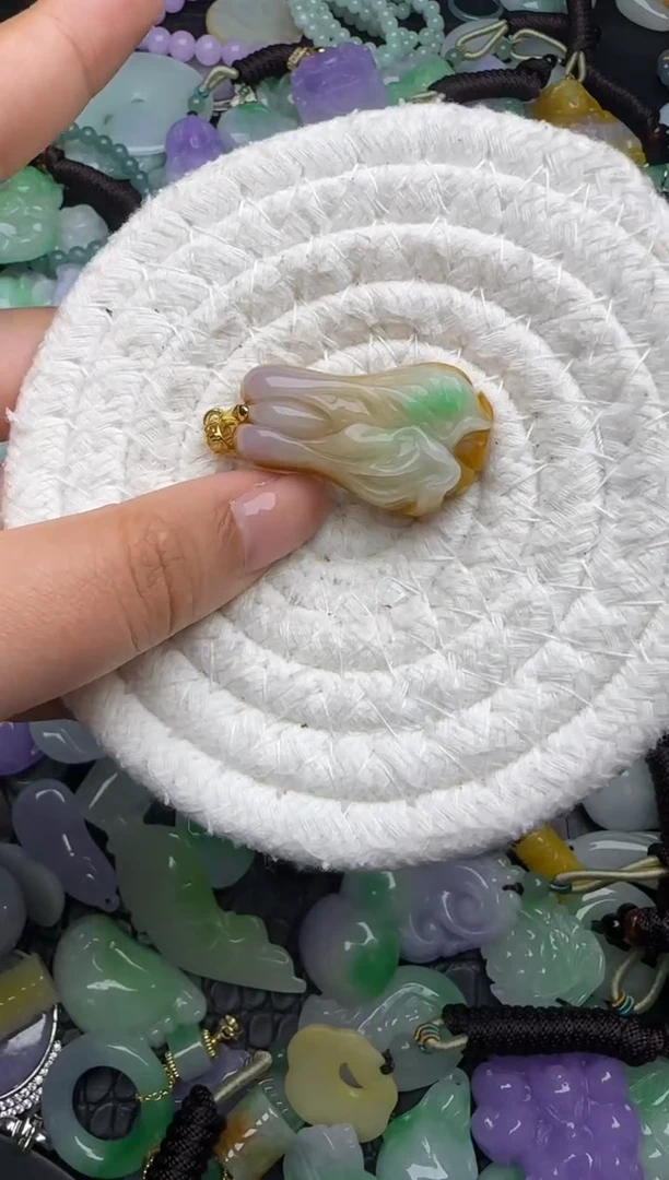 颈饰未镶嵌翡翠缅甸翡翠吊坠