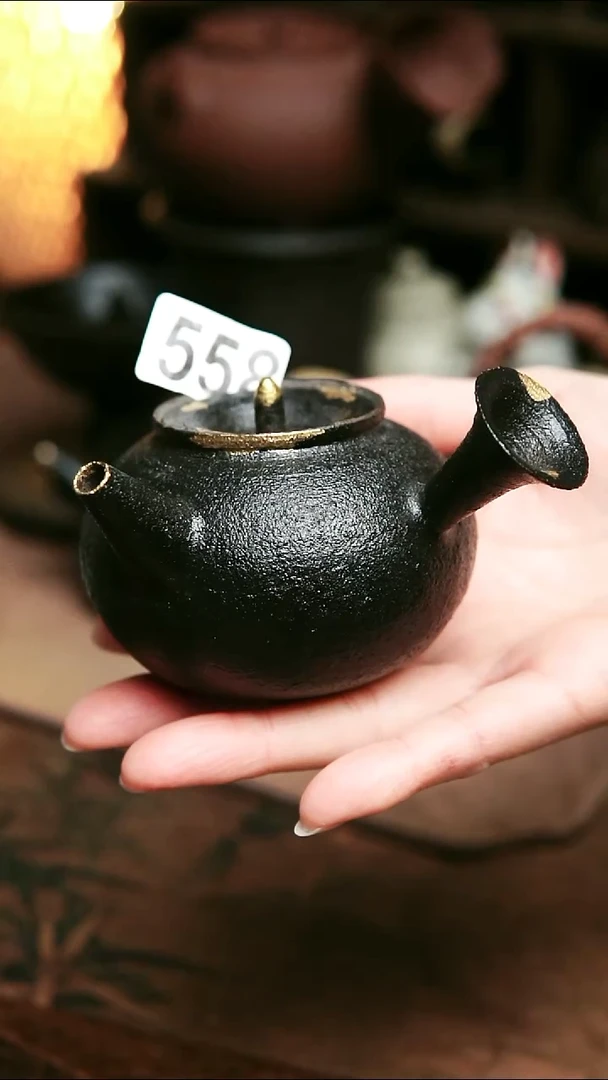 558号紫砂全手工黑金侧把茶壶160毫升
