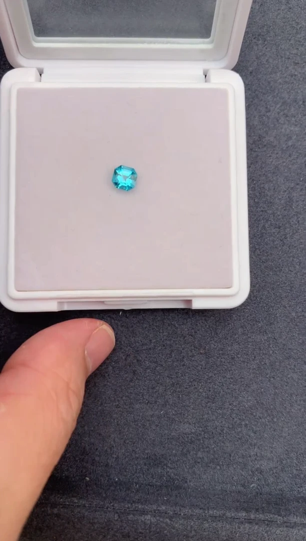 【闪购商品】磷灰石裸石未镶嵌70分磷灰石