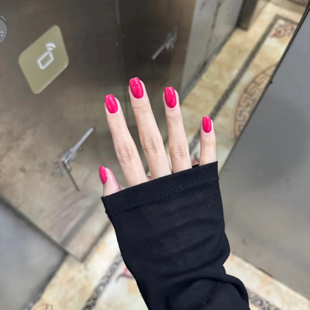 【送工具包】纯手工穿戴甲玫红色火龙果纯色简约显白辣妹可拆卸美甲